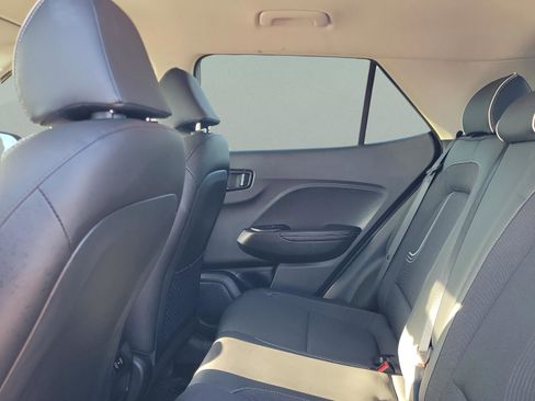 Certified 2024 Hyundai Venue Limited image 9