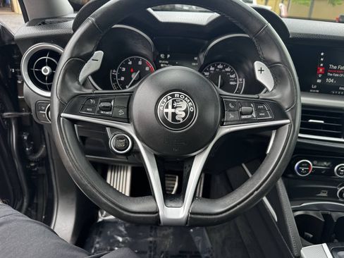 Used 2019 Alfa Romeo Stelvio Sport w/ Quick Order Package 22J Sport AWD/4WD image 38