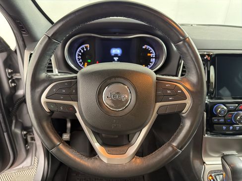 Used 2019 Jeep Grand Cherokee Altitude image 18