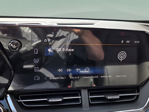New 2026 Chevrolet Trax RS w/ Sunroof Package FWD image 19