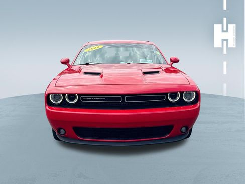 Used 2016 Dodge Challenger SXT Plus RWD image 2