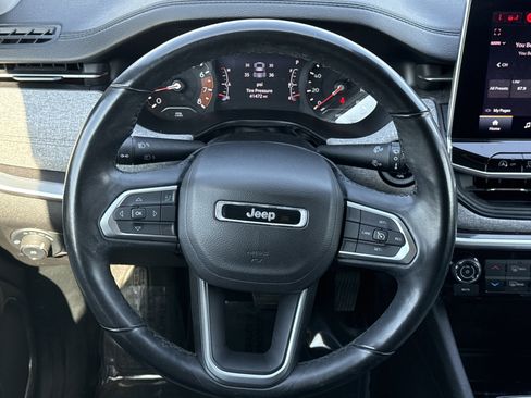 Used 2022 Jeep Compass Latitude image 17