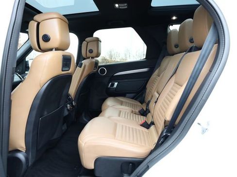 Used 2023 Land Rover Discovery S R-Dynamic image 24