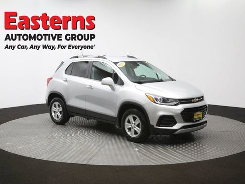 Used 2018 Chevrolet Trax LT w/ LT Convenience Package AWD/4WD image 47