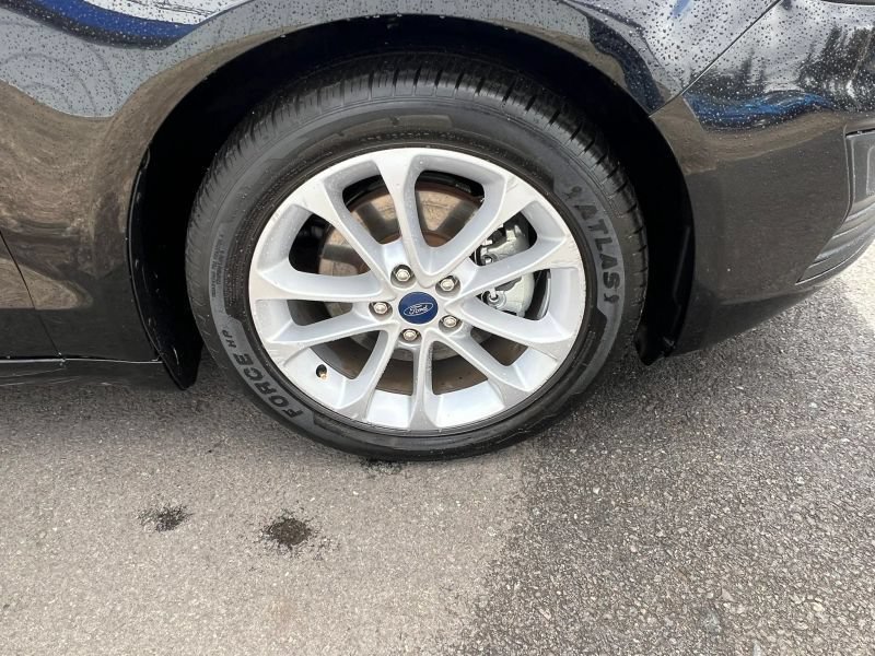 Used 2020 Ford Fusion SE FWD image 6