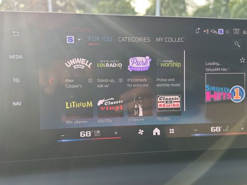 Used 2025 BMW M235i xDrive w/ Premium Package image 21