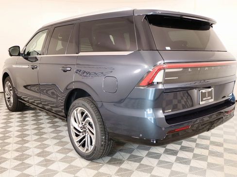 New 2025 Lincoln Navigator Reserve image 24