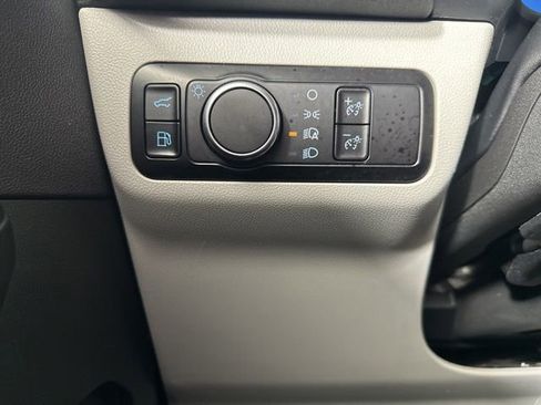 Used 2023 Ford Escape Active w/ Tech Pack #1 AWD/4WD image 9