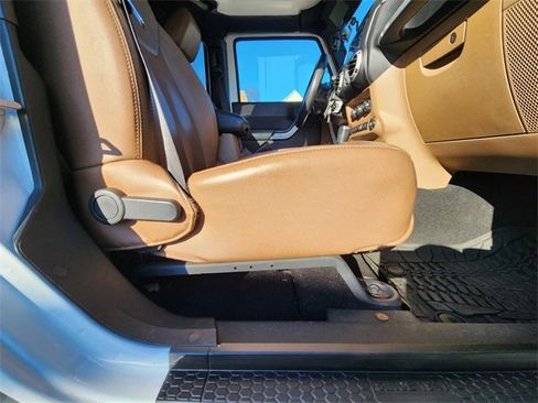 Used 2017 Jeep Wrangler Unlimited Sahara w/ Dual Top Group image 23