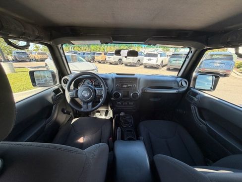Used 2017 Jeep Wrangler Sport AWD/4WD image 7