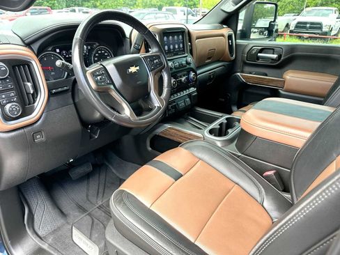 Used 2023 Chevrolet Silverado 3500 High Country image 18