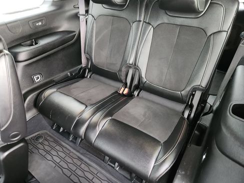 Used 2023 Jeep Grand Cherokee L Laredo AWD/4WD image 27