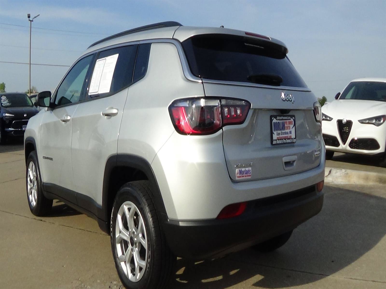 Certified 2025 Jeep Compass Latitude AWD/4WD image 8