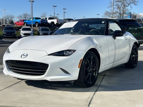 Used 2016 MAZDA MX-5 Miata Club image 3