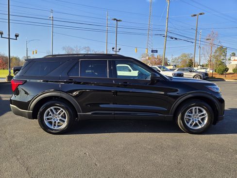 New 2026 Ford Explorer Active image 5