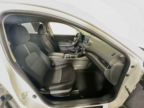 Used 2024 Nissan Sentra SV FWD image 31