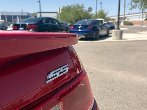 Used 2015 Chevrolet Camaro SS RWD image 8