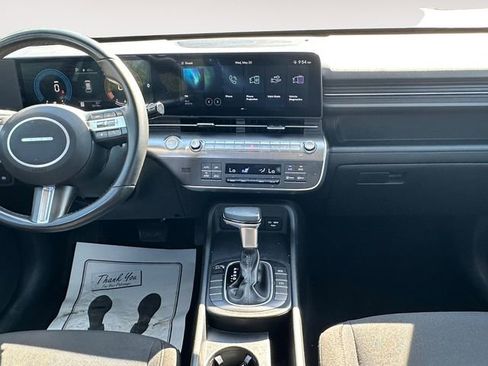 Used 2024 Hyundai Kona SEL FWD image 11