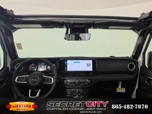 New 2026 Jeep Wrangler Unlimited Sahara AWD/4WD image 32