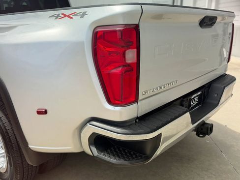Used 2022 Chevrolet Silverado 3500 LT w/ Convenience Package AWD/4WD image 13