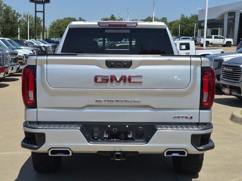 Used 2022 GMC Sierra 1500 AT4 w/ AT4 Preferred Package AWD/4WD image 5