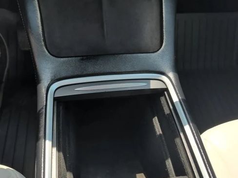 Used 2022 Tesla Model Y Long Range AWD/4WD image 27