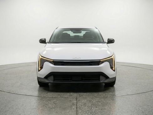 Used 2025 Kia K4 FWD image 2