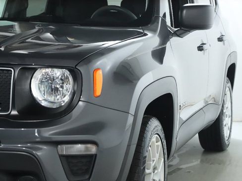 Certified 2023 Jeep Renegade Latitude AWD/4WD image 4