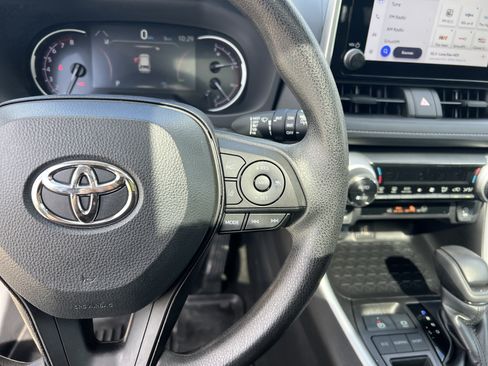 Used 2024 Toyota RAV4 XLE w/ Convenience Package FWD image 18