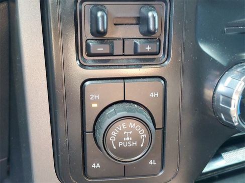 Used 2022 Ford F150 Lariat image 31