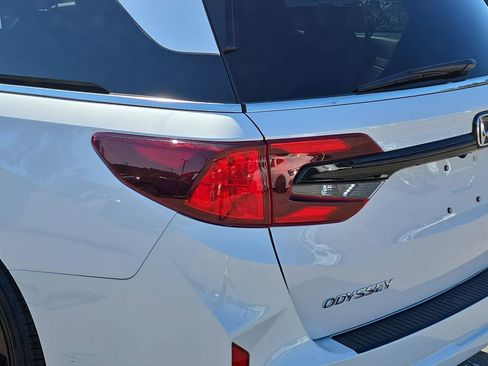 Used 2025 Honda Odyssey Sport-L image 38