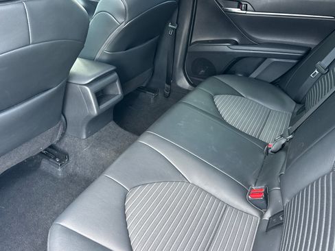 Used 2023 Toyota Camry SE w/ Blackout Package (TMS) image 12