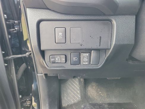 Used 2023 Toyota Tacoma TRD Off-Road image 15