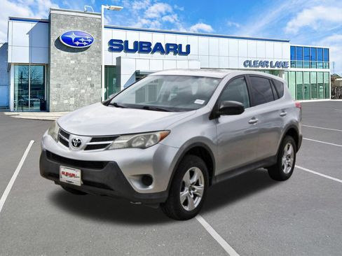 Used 2015 Toyota RAV4 LE FWD image 3