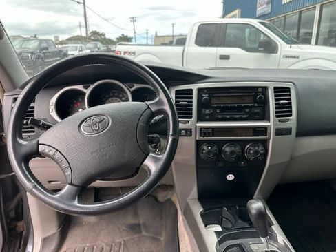 Used 2003 Toyota 4Runner SR5 RWD image 9