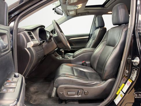Used 2016 Toyota Highlander XLE FWD image 11