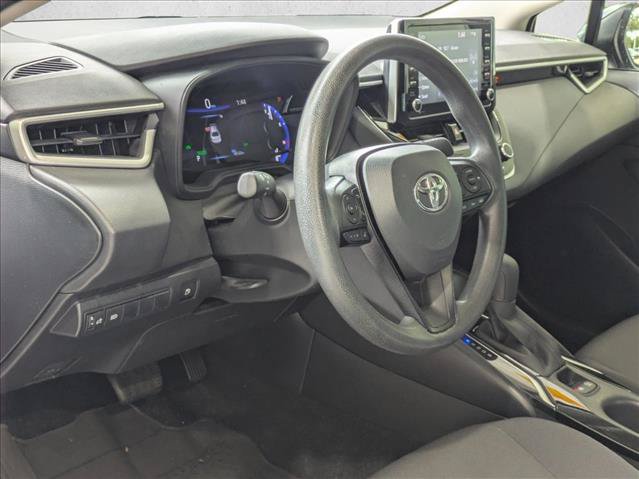Used 2021 Toyota Corolla LE FWD image 3