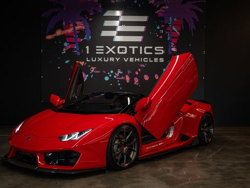 Used 2018 Lamborghini Huracan LP 580-2 RWD image 1