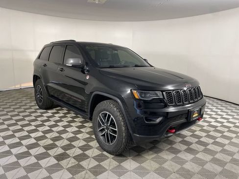 Used 2019 Jeep Grand Cherokee Trailhawk w/ Trailhawk Luxury Group AWD/4WD image 21