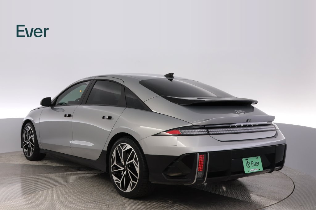 Used 2025 Hyundai Ioniq 6 SEL RWD image 17