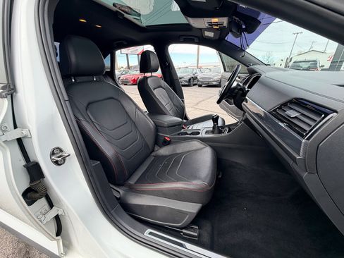 Used 2019 Volkswagen Jetta GLI image 18