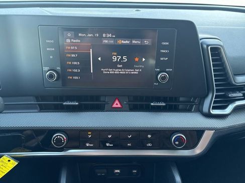 Certified 2023 Kia Sportage LX image 13