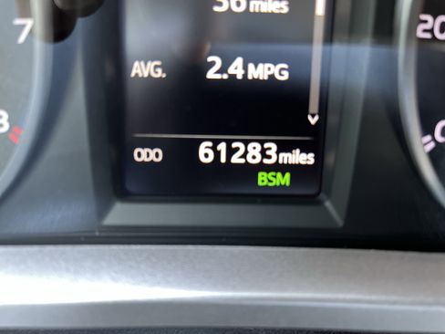 Used 2018 Toyota RAV4 XLE image 22