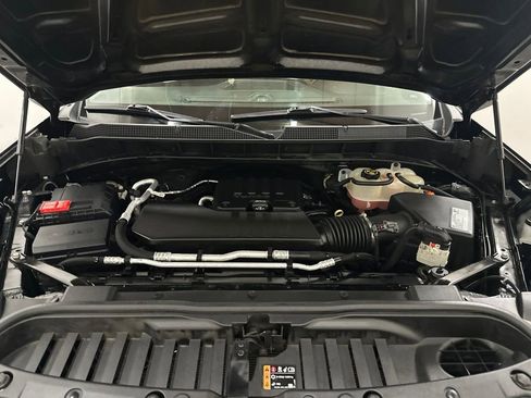 Used 2020 Chevrolet Silverado 1500 Custom w/ Custom Value Package AWD/4WD image 6