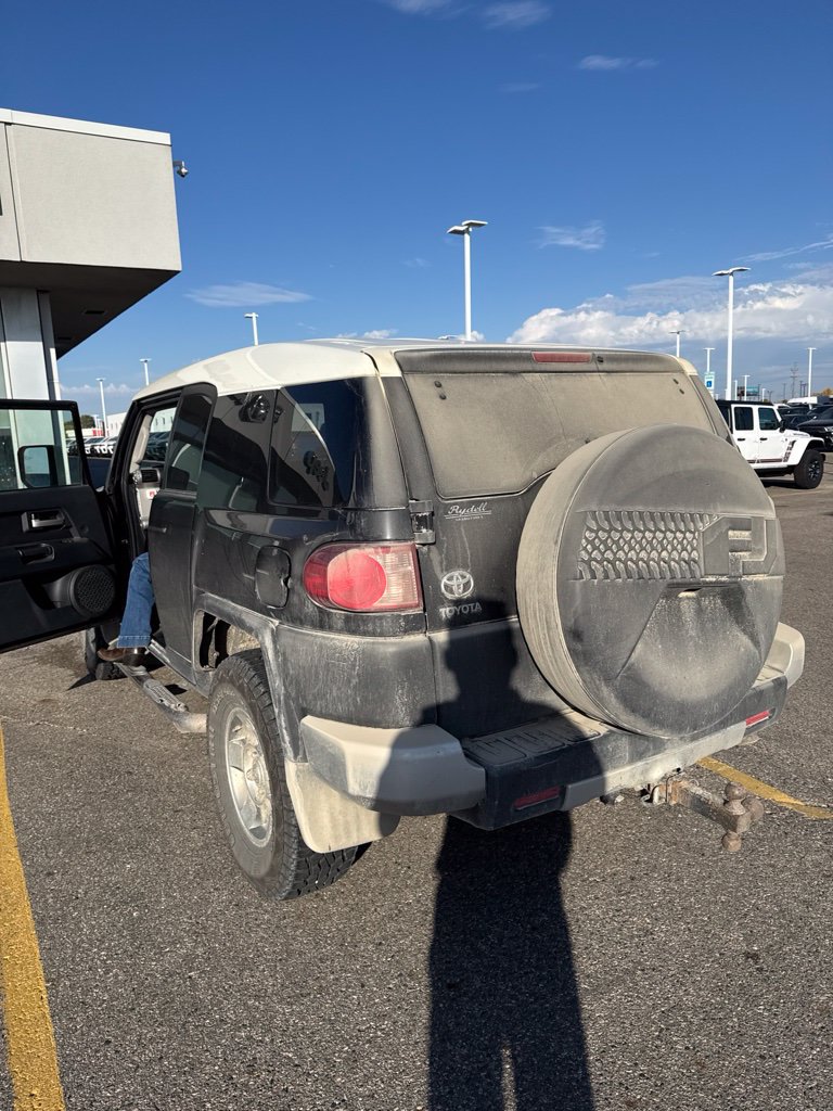 Used 2010 Toyota FJ Cruiser 4WD w/ Convenience Pkg image 3