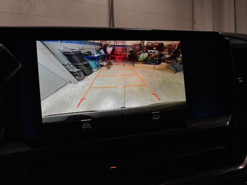 Used 2023 Chevrolet Silverado 1500 LT image 18