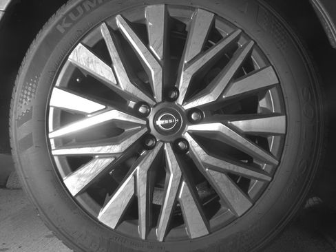 Used 2025 Nissan Altima 2.5 SV FWD image 15