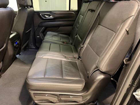 Used 2024 Chevrolet Suburban LT image 26