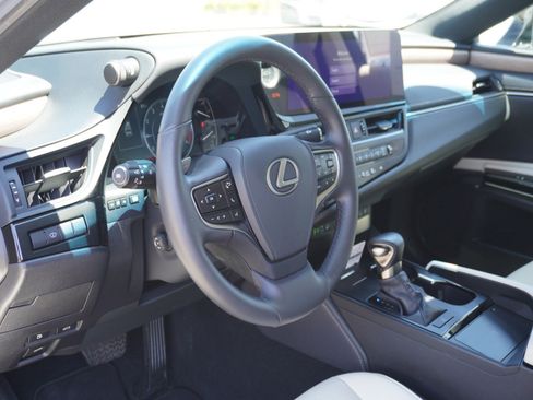 Used 2024 Lexus ES 350 w/ Premium Package FWD image 19