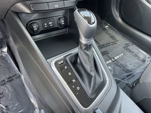 Used 2020 Hyundai Accent SE FWD image 22